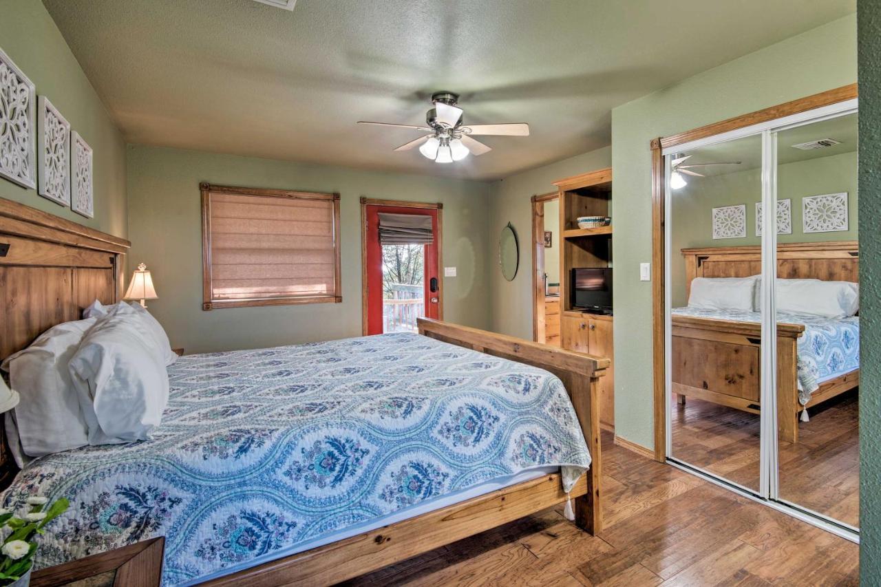 Broken Bow Cottage With Deck, Hot Tub And Fire Pit! Exteriör bild