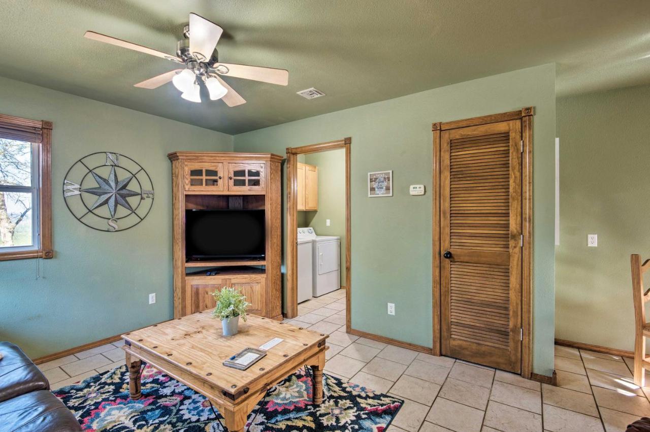 Broken Bow Cottage With Deck, Hot Tub And Fire Pit! Exteriör bild