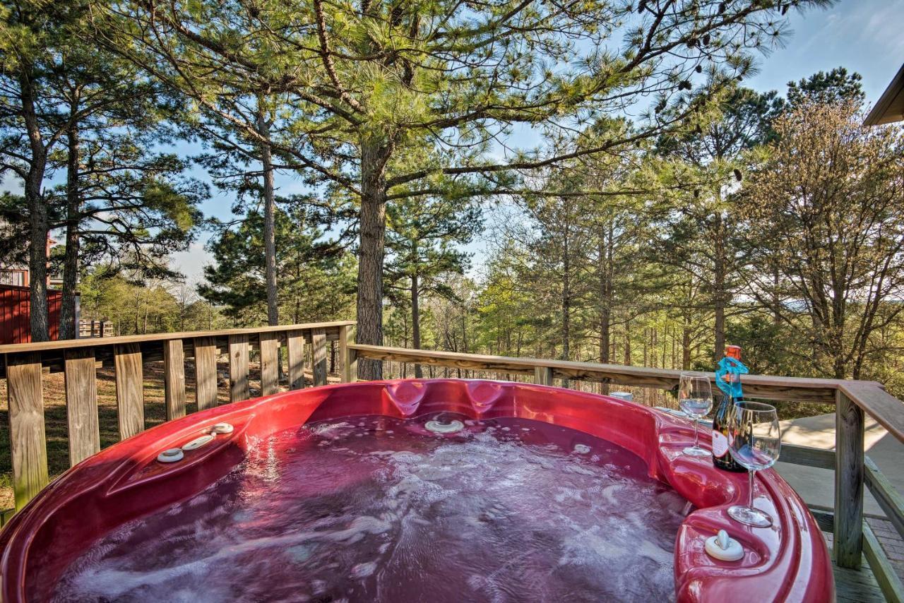 Broken Bow Cottage With Deck, Hot Tub And Fire Pit! Exteriör bild