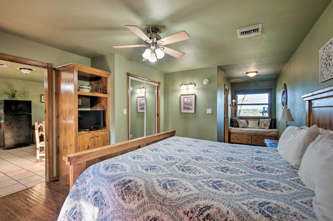 Broken Bow Cottage With Deck, Hot Tub And Fire Pit! Exteriör bild