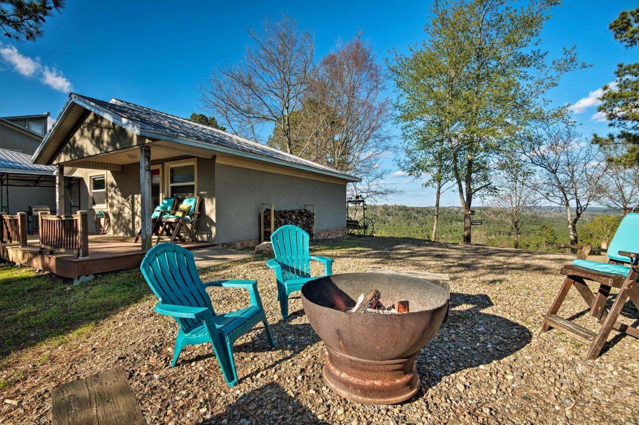 Broken Bow Cottage With Deck, Hot Tub And Fire Pit! Exteriör bild